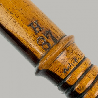 картинка — дубинка британская полицейская, ок. 1840 г.